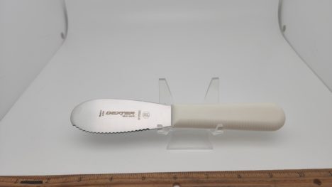 Dexter-Russell 18213 Sandwich Spreader with a Scalloped Edge