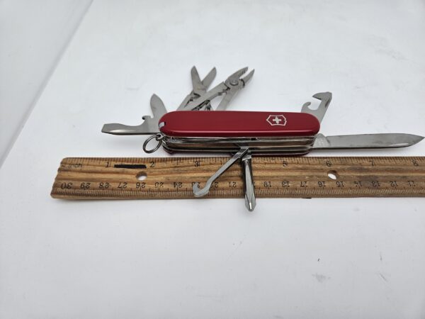 Swiss Army 1.4723 Deluxe Tinker Pocket Knife by Victorinox