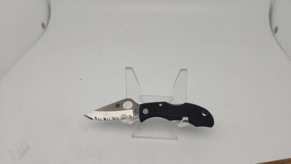 Spyderco SCLBKP3 Ladybug Serrated with Black Handle