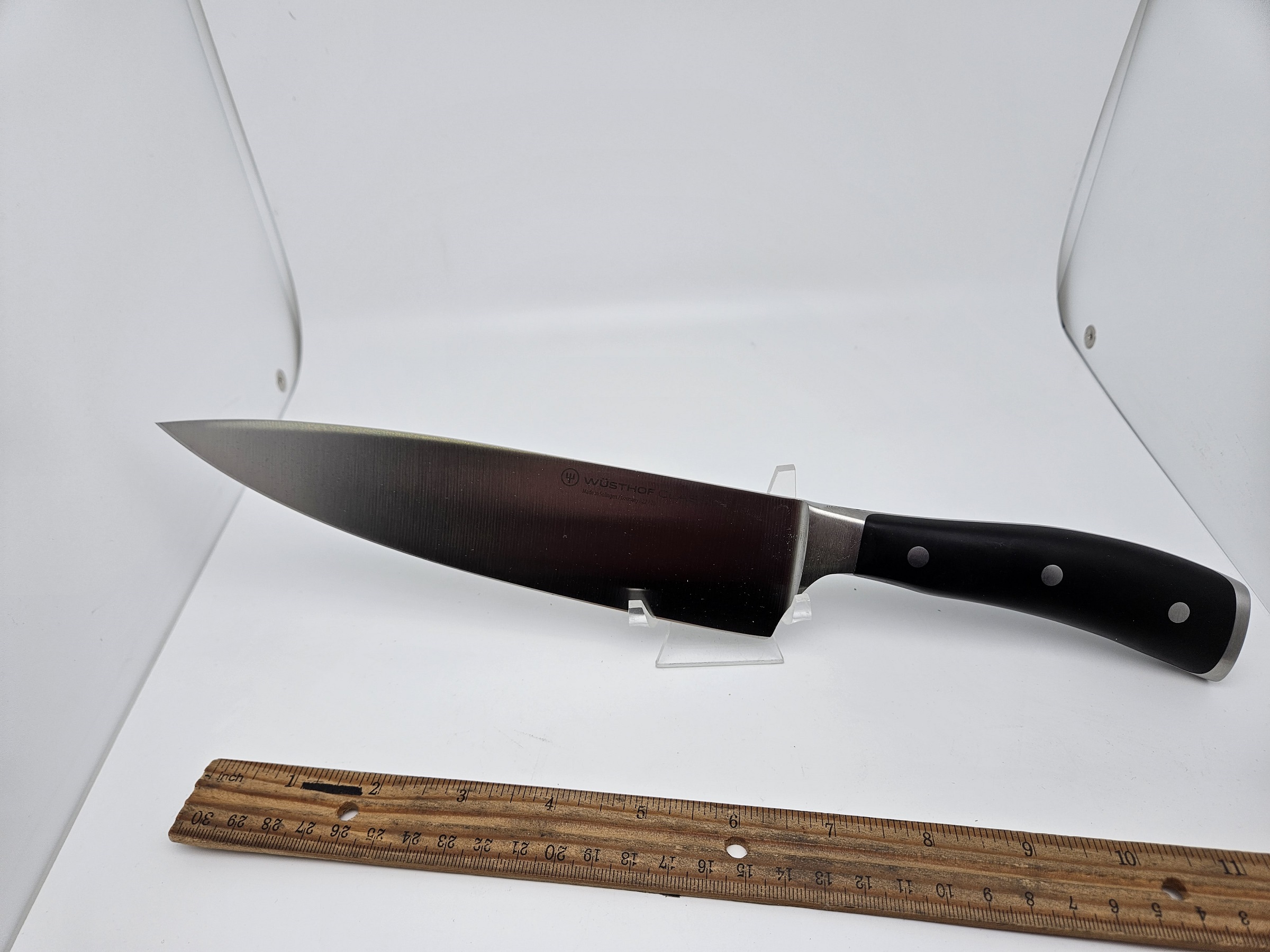 https://heimerdingercutlery.com/wp-content/uploads/2009/10/Wusthof-1040330120-Classic-IKON-Cooks-Knife-8-inch.jpg