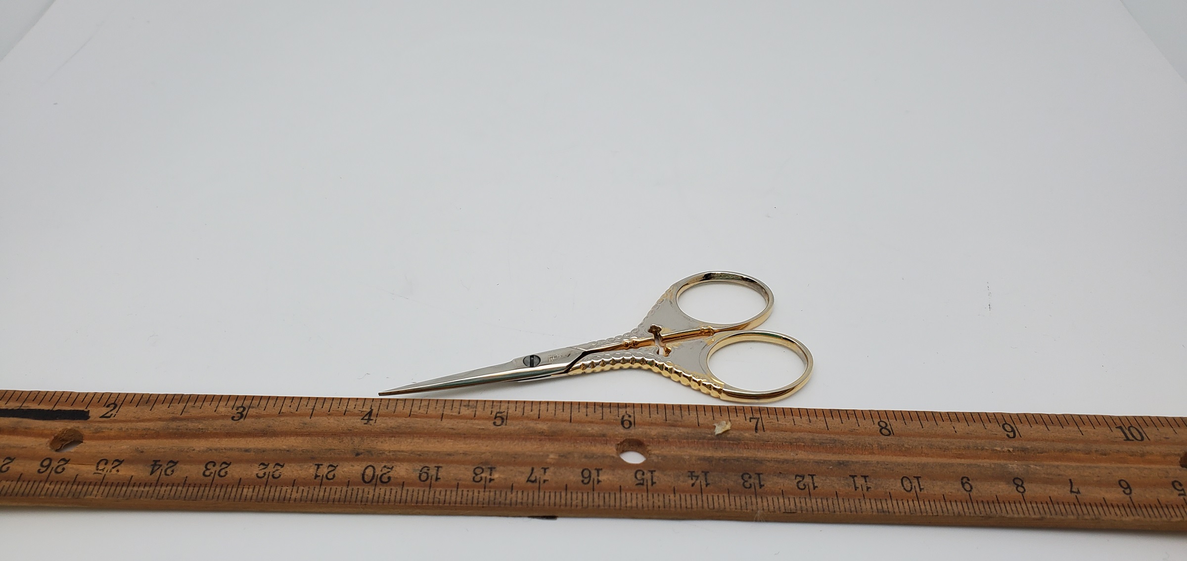 Mundial Buttonhole Scissors